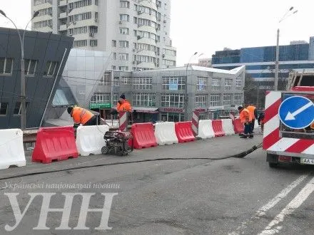 Утром Шулявский мост в Киеве перекрыли