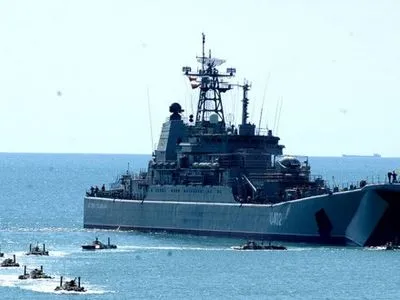 Росіяни розбирають на запчастини кораблі ВМС України, які залишились в Криму – командувач ВМС ЗСУ
