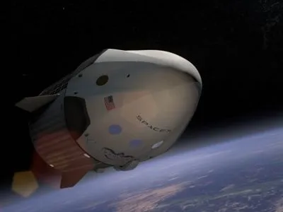 SpaceX планує здійснити політ навколо Місяця в 2018 році з туристами на борту