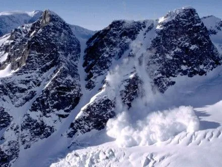 Високий рівень лавинної небезпеки очікується у високогір'ї Прикарпаття