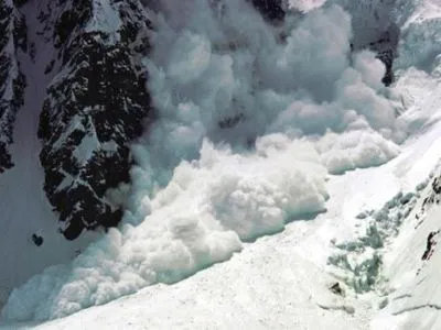 В Италии из-за схода лавины погибли по меньшей мере три человека