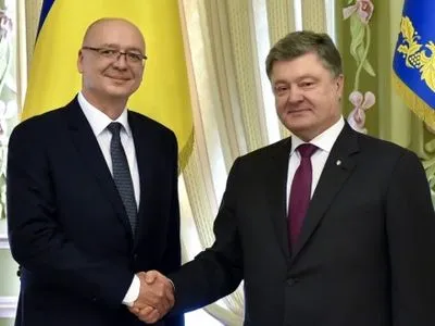 П.Порошенко обговорив з послом Чехії питання співпраці у Вишеградській четвірці