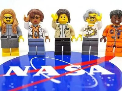 Lego анонсировала выпуск фигурок женского персонала NASA