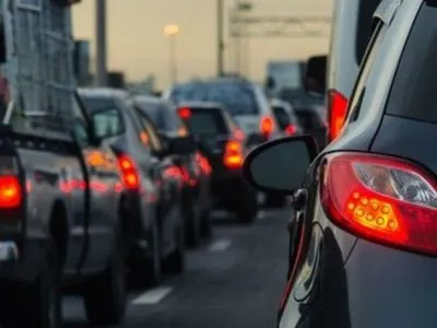 Автомобильные пробки в столице достигли семи баллов