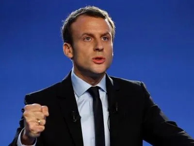 Е.Макрон лідирує у виборчих перегонах у Франції – опитування