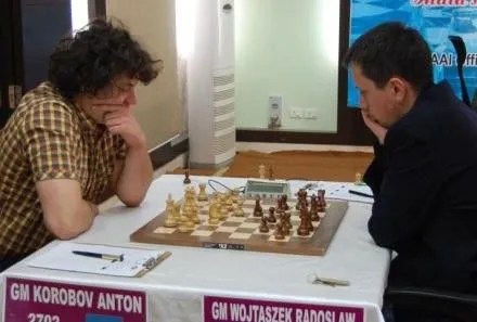 Украинец А.Коробов выиграл международный шахматный турнир в России