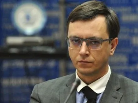 В.Омелян заявив про звільнення посадовця Укравтодору після скандалу