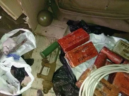 Боеприпасы и тротил нашли возле палатки участников блокады в Луганской области