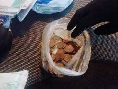 Украинец пытался вывезти в Россию полсотни старинных монет