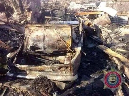 Через обстріл в Ясинуватському районі згорів автомобіль