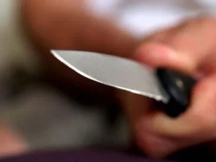 До реанімації через чисельні ножові поранення госпіталізували жінку у Запоріжжі