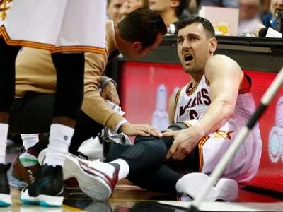 Австралієць зламав ногу менше як за хвилину після дебюту за команду НБА