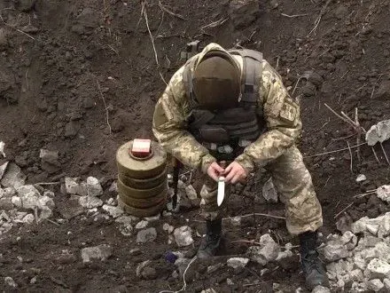 Военные саперы за неделю разминировали 1,5 га на Донбассе