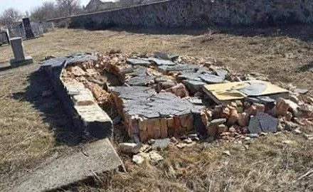 Памятник жертвам Холокоста разрушено в Одесской области