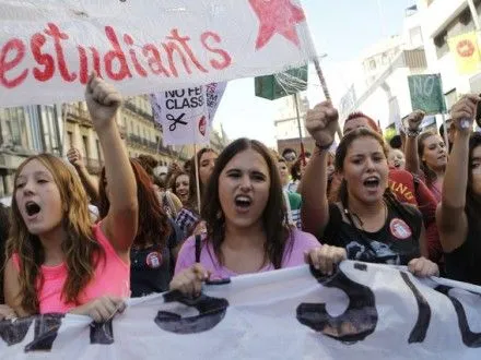 ispanski-studenti-ta-vikladachi-vlashtuvali-proti-osvitnoyi-reformi