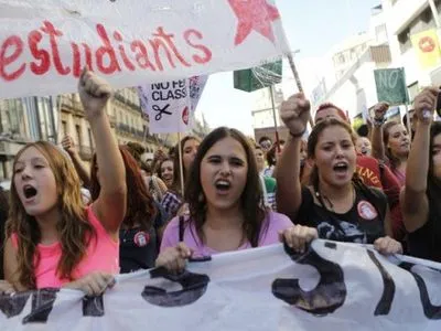 Іспанські студенти та викладачі влаштували страйк проти освітньої реформи