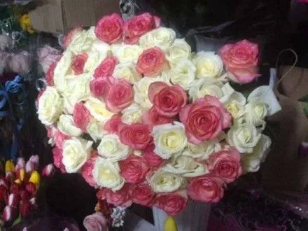 Підліток у Києві вкрав троянд на 3,2 тис. грн, аби подарувати коханій