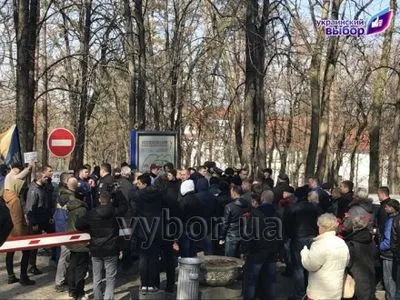 У могилы Т.Шевченко совершено нападение на активистов "Украинский выбор"