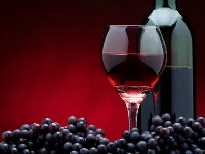 Червоне вино уповільнює старіння — дослідники