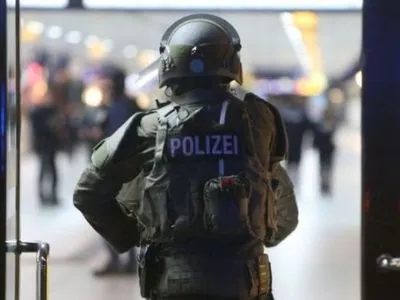 Напад чоловіка із сокирою на вокзалі в Дюссельдорфі не є терактом – поліція