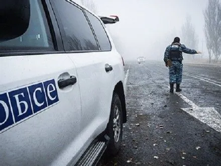 Две мины разорвались у авто патруля ОБСЕ в Донецкой области