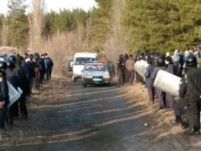 На Харьковщине местная власть мирно предотвратила блокаду железной дороги