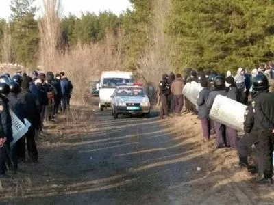 На Харьковщине местная власть мирно предотвратила блокаду железной дороги