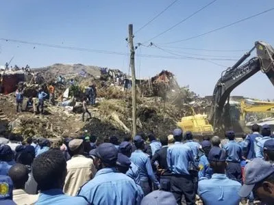 Кількість загиблих внаслідок обвалу сміттєзвалища в Ефіопії збільшилася до 62