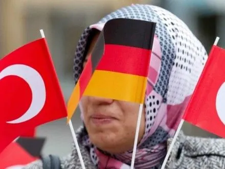 Франция призвала Турцию и страны ЕС решить конфликт