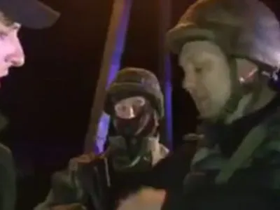 Штаб блокади опублікував відео конфлікту на блокпості з В.Парасюком