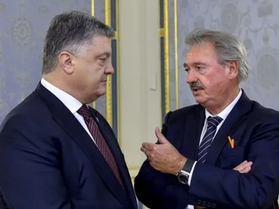 П.Порошенко и Ж.Ассельборн обсудили пути прекращения российской агрессии