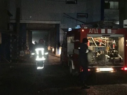 Спасатели потушили пожар на заводе по обработке металла в Хмельницком