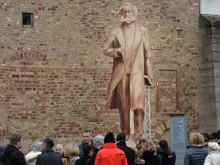 У рідному місті К.Маркса встановлять його шестиметрову статую