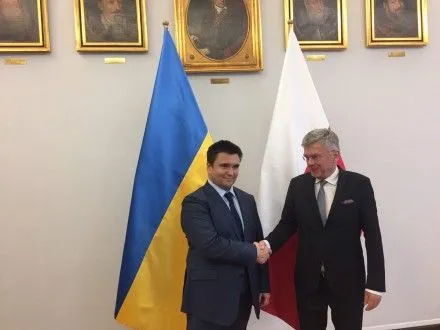 П.Климкин поблагодарил Председателя Сената Польши за поддержку Украины