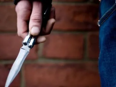 Подросток с ножом напал на харьковчанина