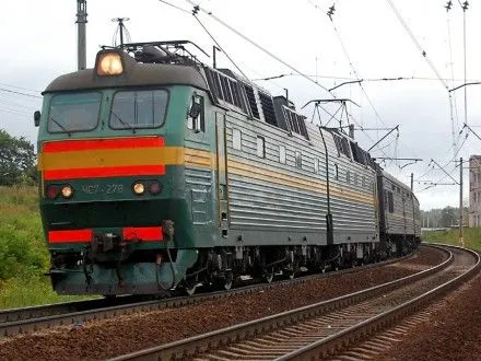 Чоловік загинув під колесами поїзда на Харківщині
