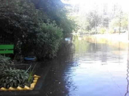 Прорив водопроводу в Шевченківському районі столиці ліквідували