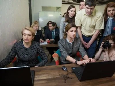 М.Порошенко і Л.Гриневич передали комп’ютерне обладнання для інклюзивних шкіл Запоріжжя