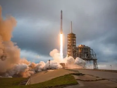 Ракету Falcon 9 успешно запустили на орбиту