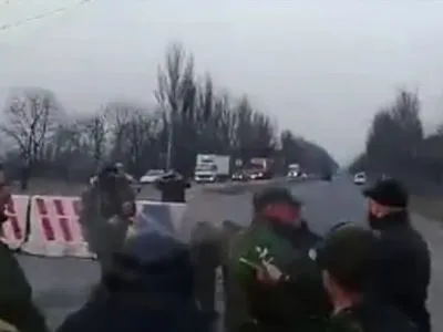 Полицейский травмирован  во время попытки прорыва активистов под Константиновкой - В.Аброськин
