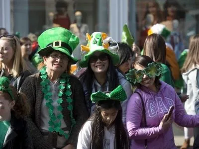 Ірландці розпочали відзначати День Святого Патрика