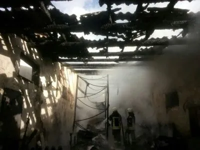 Пожар произошел на киевском складе