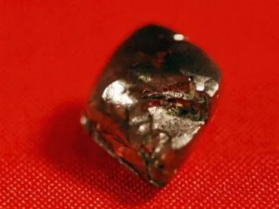 Підліток у парку США знайшов алмаз вагою 7,44 карата