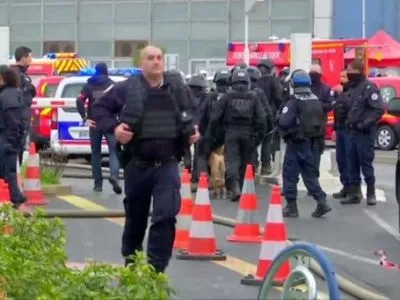 Во Франции в аэропорту правоохранители застрелили мужчину