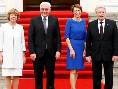 В Германии состоялась церемония передачи президентской власти Ф.-В.Штайнмайеру