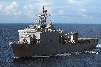 Американский десантный корабль вошел в акваторию Черного моря