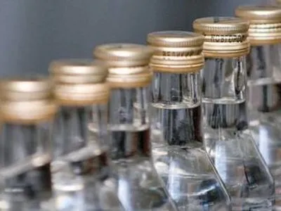 Податківці викрили склад з нелегальним алкоголем на суму понад 6 млн гривень