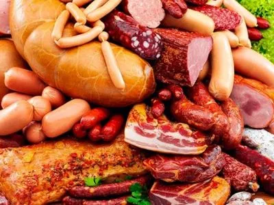 Сосиски и колбасы значительно повышают риск возникновения рака желудка