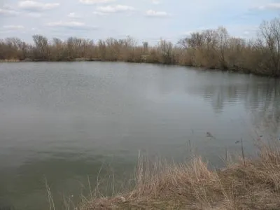 В водоеме в Житомирской области обнаружили тело мужчины