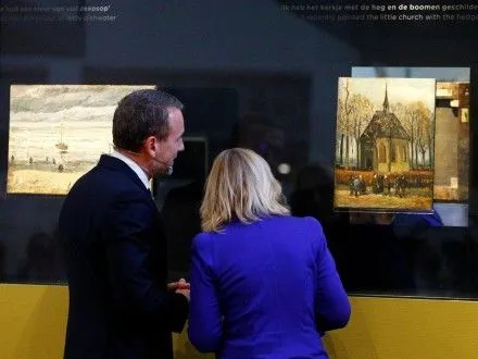 Похищенные картины Ван Гога вернули в музей в Амстердаме